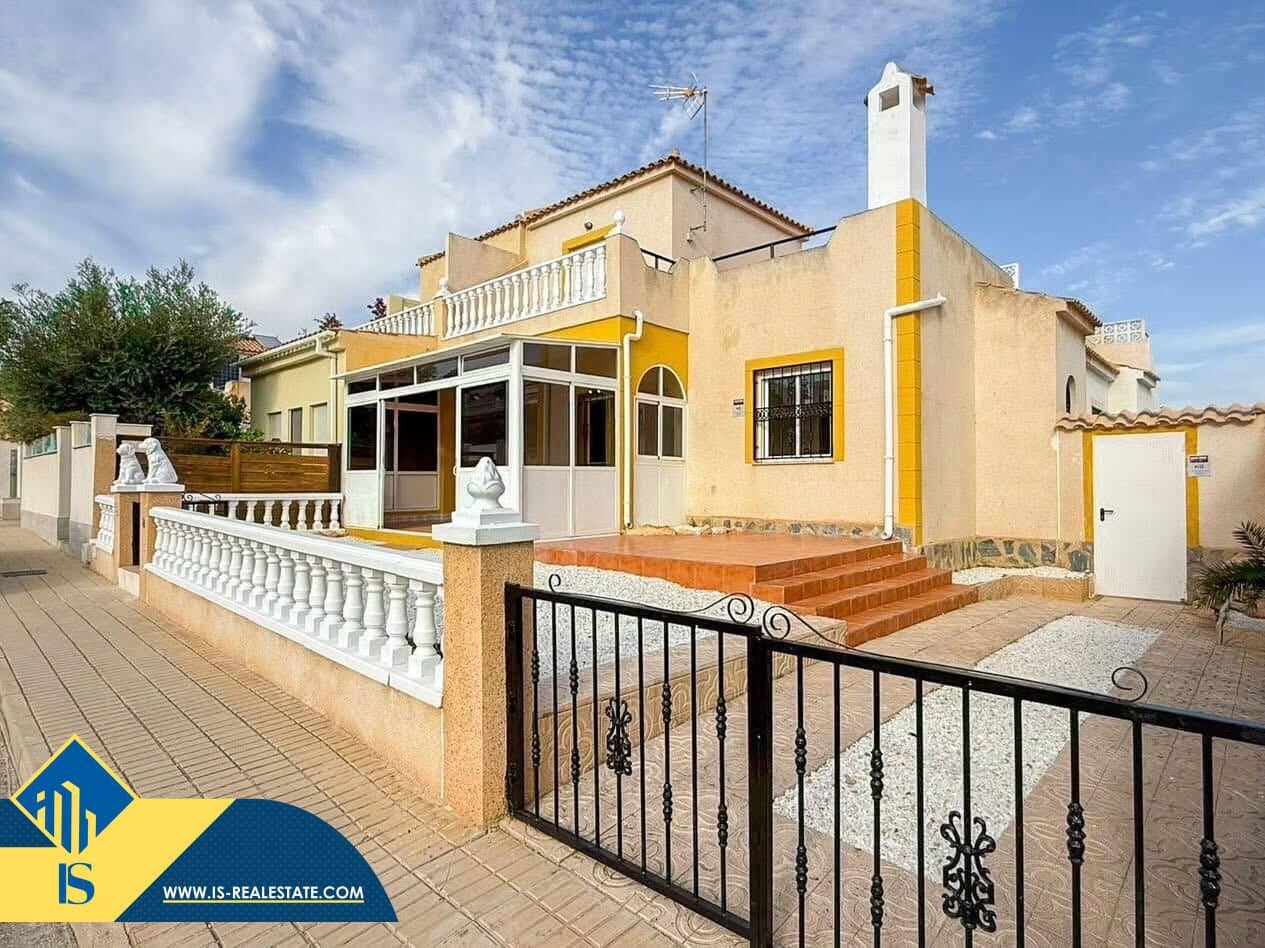 3 bedroom Villa for sale in Playa Flamenca with pool - € 229,900 (Ref: 9446375)