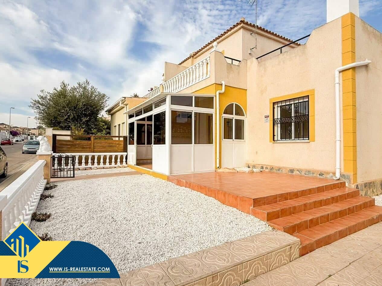 3 bedroom Villa for sale in Playa Flamenca with pool - € 229,900 (Ref: 9446375)