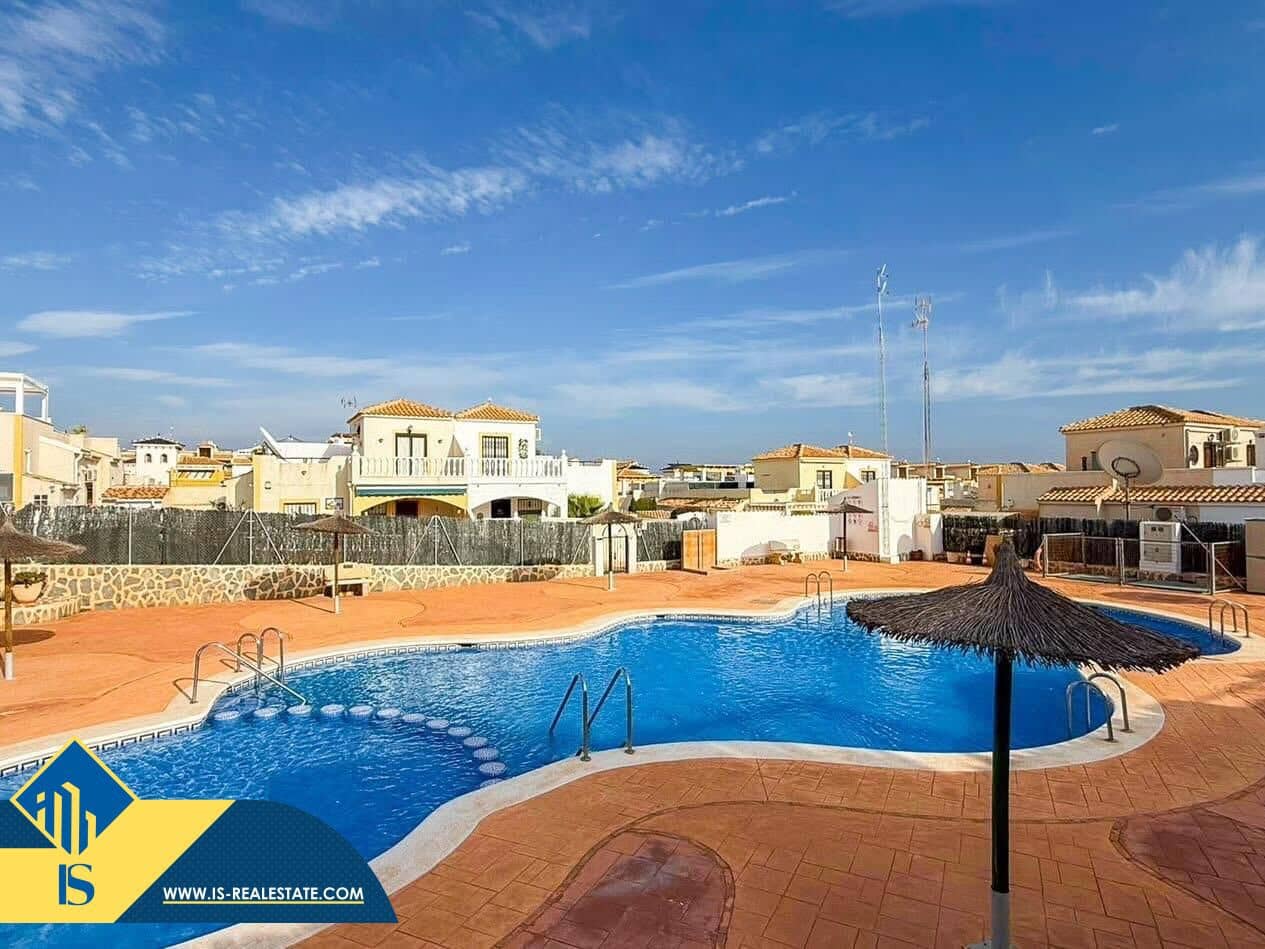 3 bedroom Villa for sale in Playa Flamenca with pool - € 229,900 (Ref: 9446375)