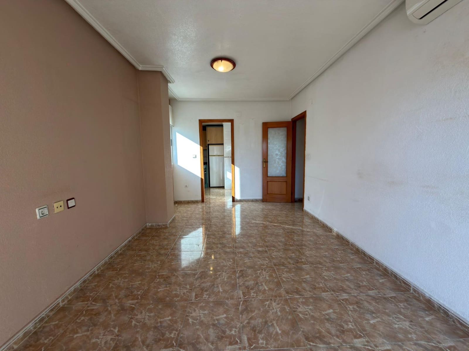2 quarto Apartamento para venda em Torrevieja com piscina - 139 900 € (Ref: 9449350)
