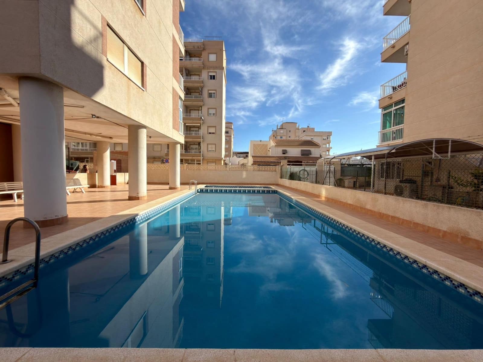 2 quarto Apartamento para venda em Torrevieja com piscina - 139 900 € (Ref: 9449350)
