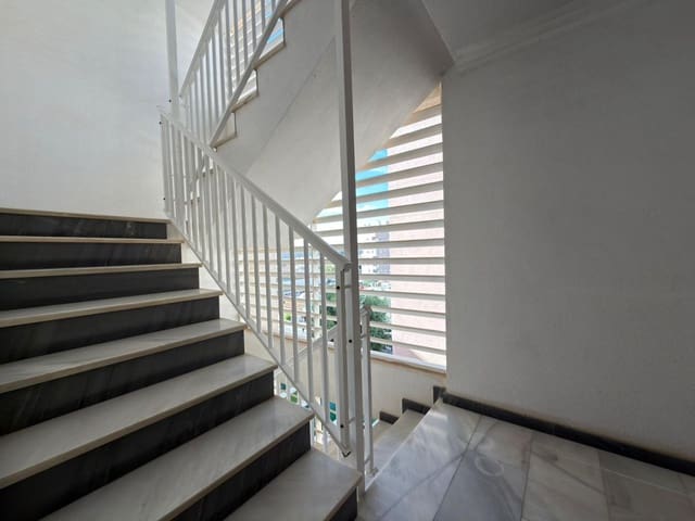 2 quarto Apartamento para venda em Playa del Cura, Torrevieja com piscina - 139 900 € (Ref: 9449350)