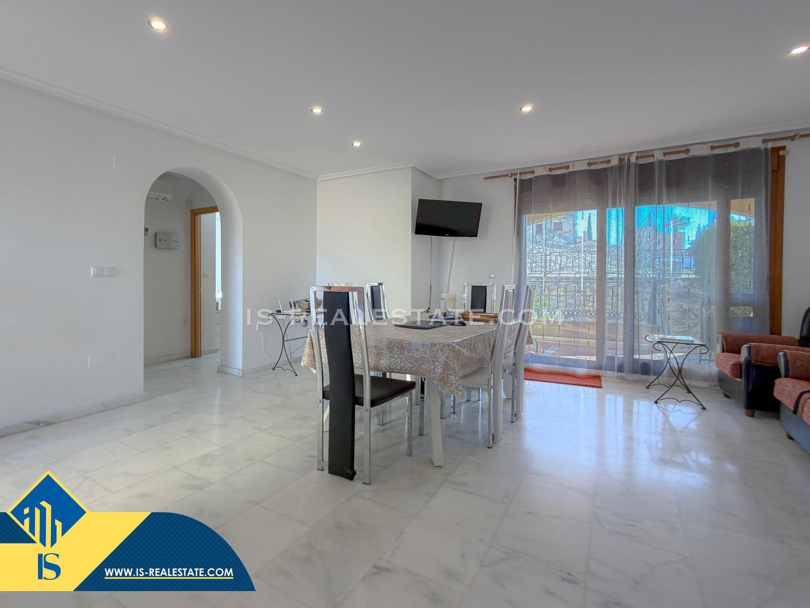 2 soveværelse Bungalow til salg i Algorfa med swimmingpool garage - € 159.900 (Ref: 9452165)