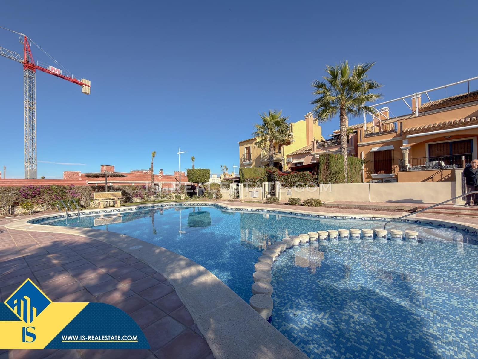 2 soveværelse Bungalow til salg i Algorfa med swimmingpool garage - € 159.900 (Ref: 9452165)