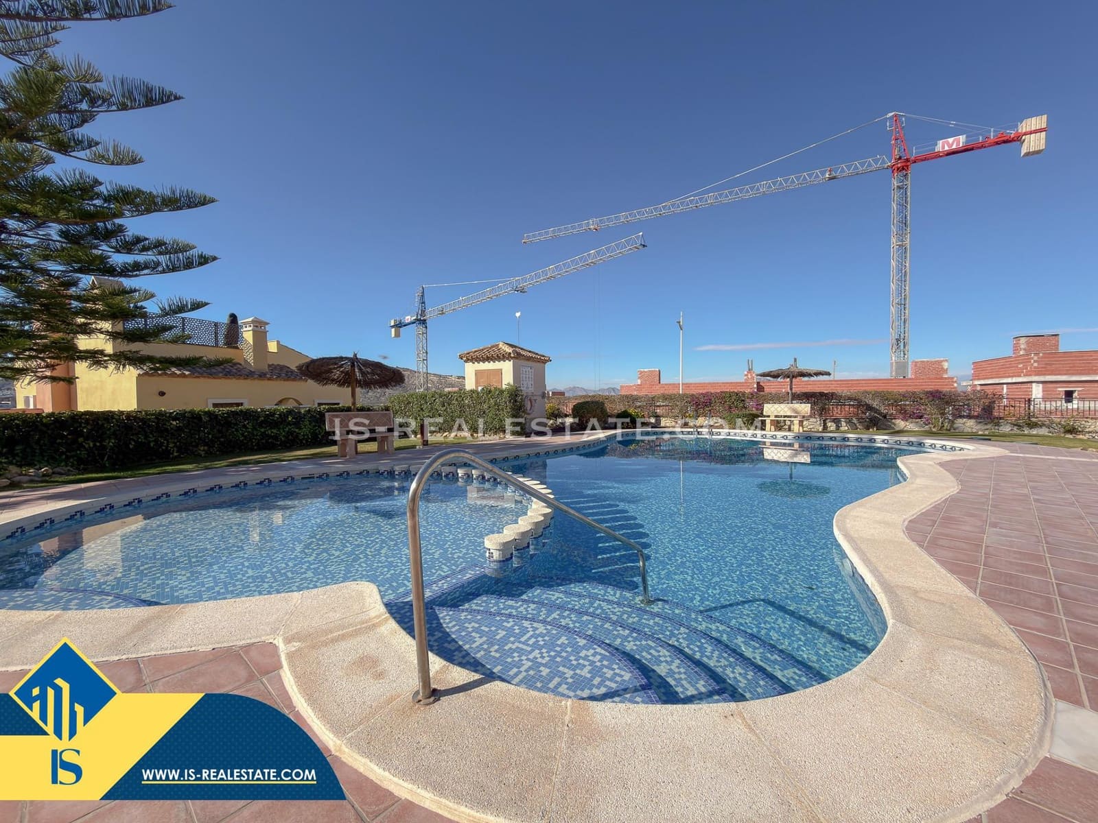 2 soveværelse Bungalow til salg i Algorfa med swimmingpool garage - € 159.900 (Ref: 9452165)