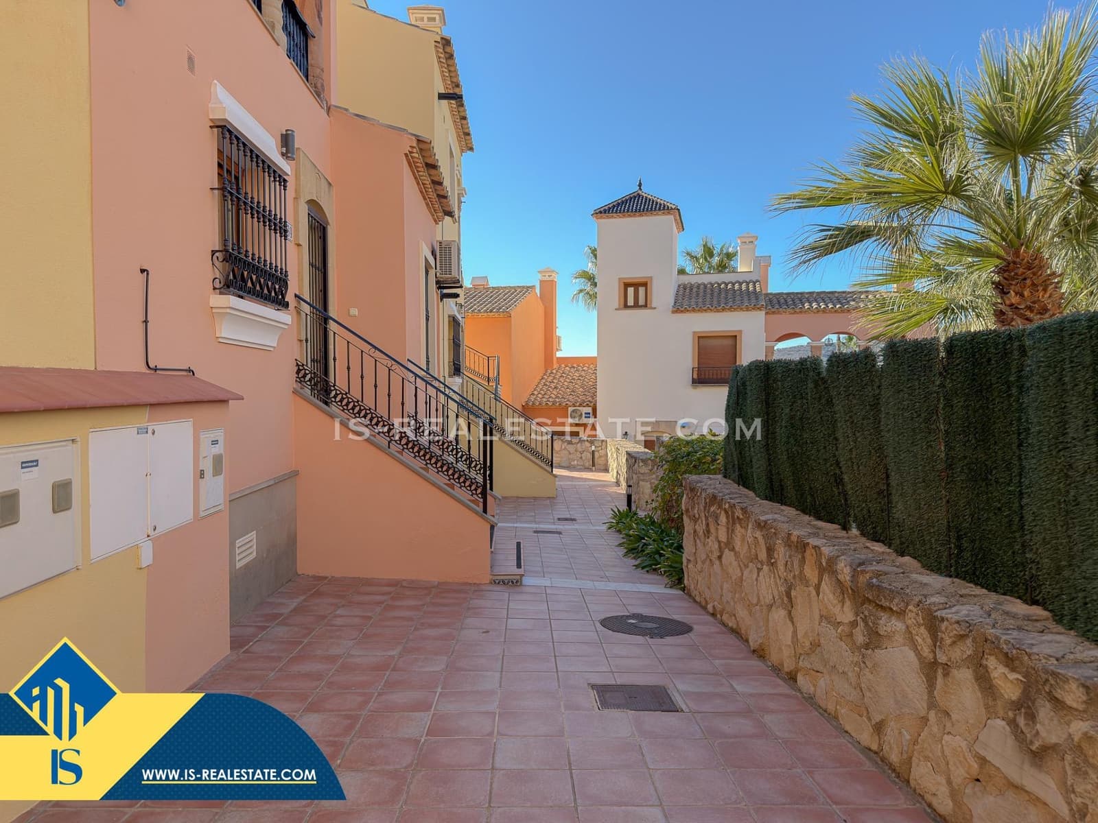 2 soveværelse Bungalow til salg i Algorfa med swimmingpool garage - € 159.900 (Ref: 9452165)