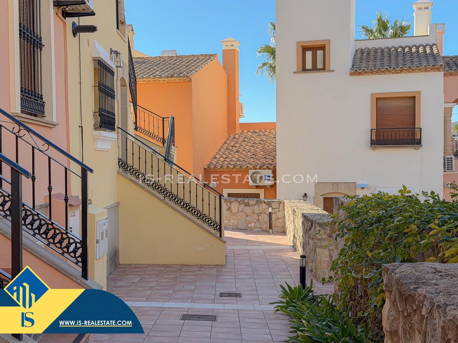 2 soveværelse Bungalow til salg i Algorfa med swimmingpool garage - € 159.900 (Ref: 9452165)