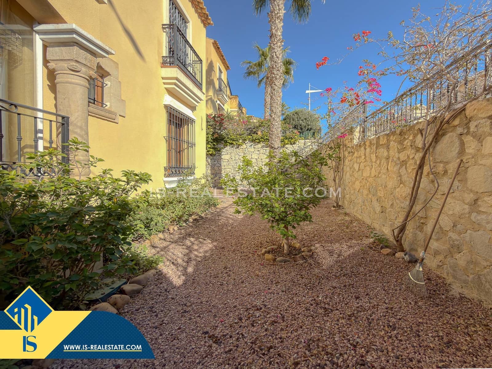 2 soveværelse Bungalow til salg i Algorfa med swimmingpool garage - € 159.900 (Ref: 9452165)