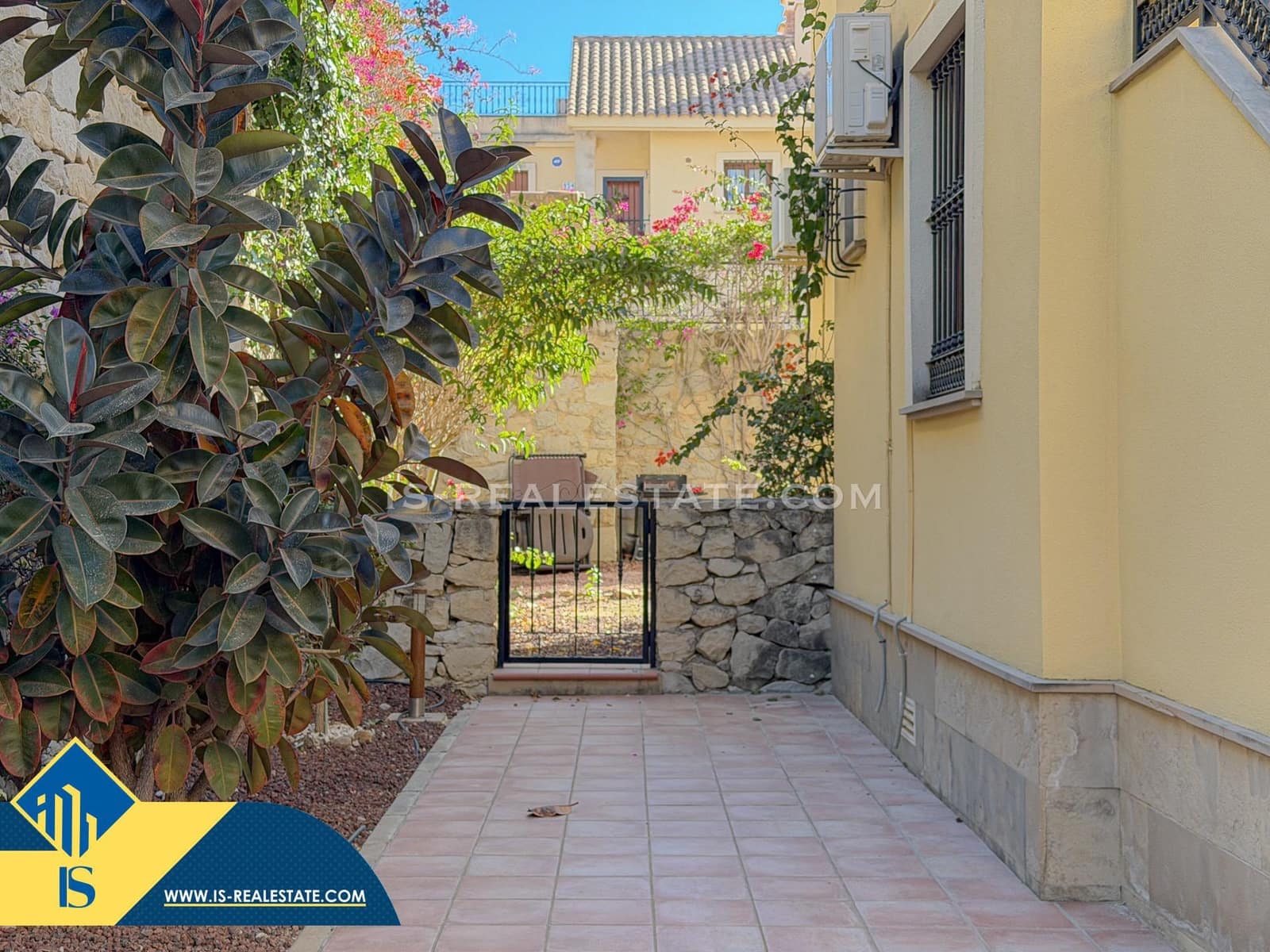 2 soveværelse Bungalow til salg i Algorfa med swimmingpool garage - € 159.900 (Ref: 9452165)