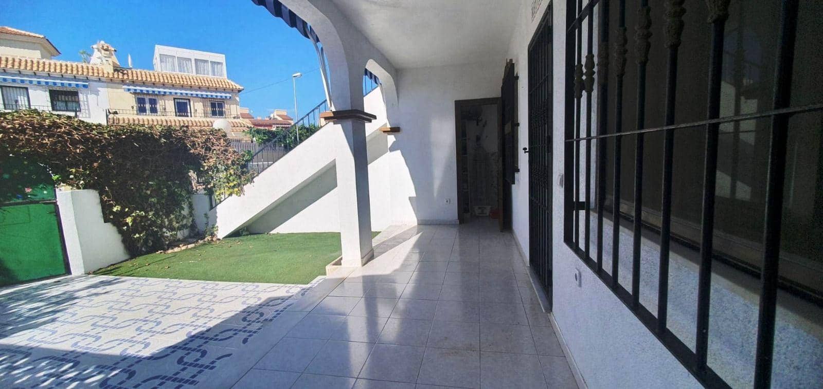 2 sovrum Bungalow till salu i Torrevieja med pool - 170 000 € (Ref: 9462401)