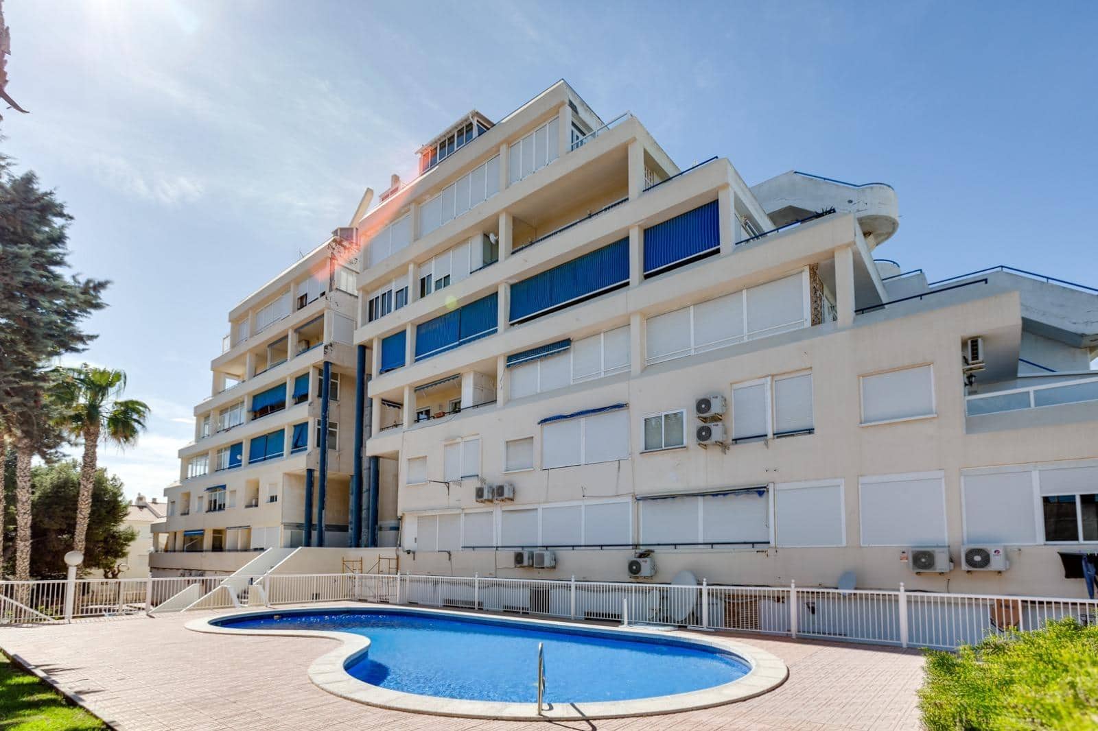 Studio til salgs i Torrevieja med svømmebasseng - € 83 500 (Ref: 9470423)