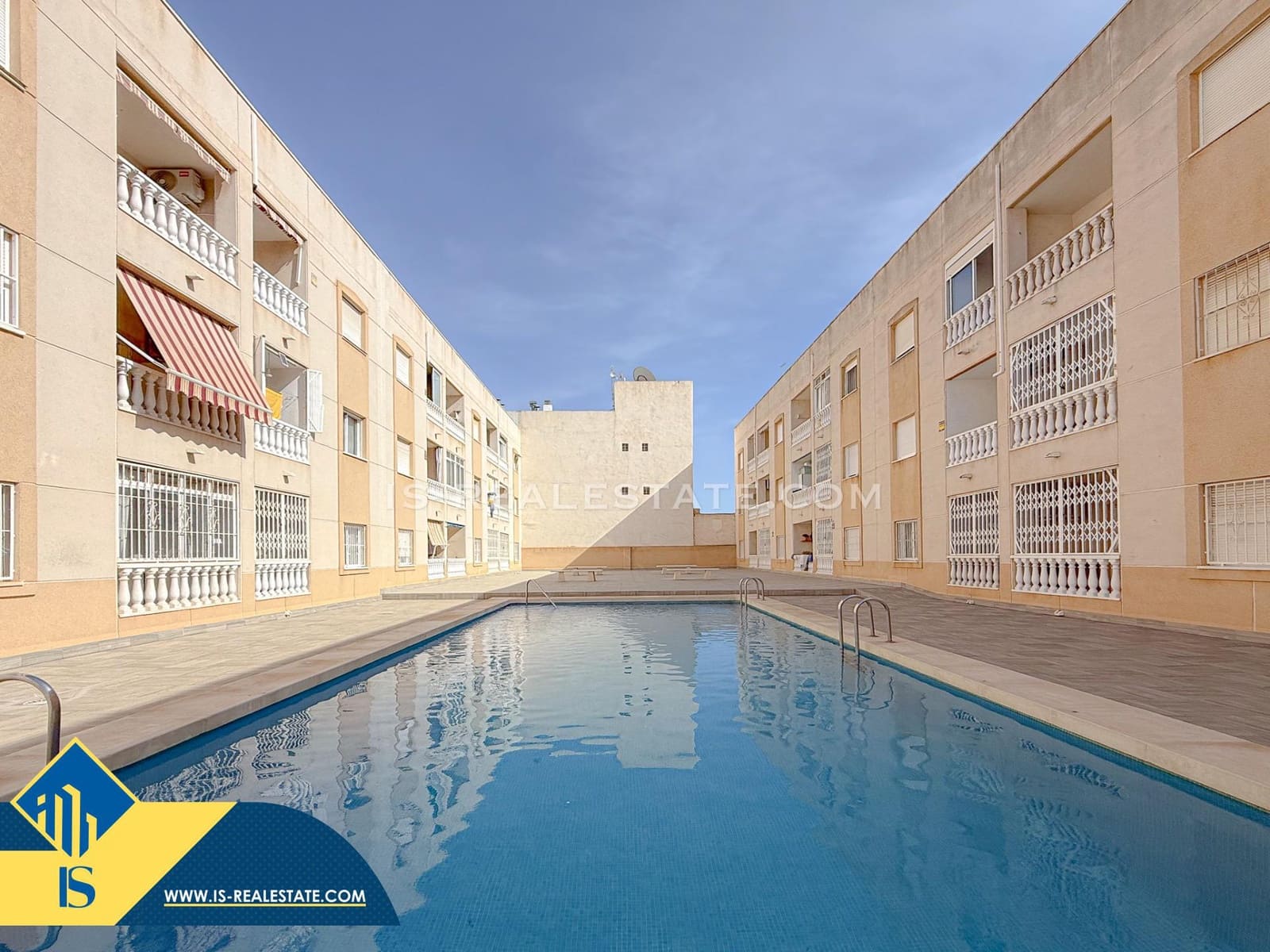 2 soverom Leilighet til salgs i Torrevieja med svømmebasseng garasje - € 129 900 (Ref: 9470424)