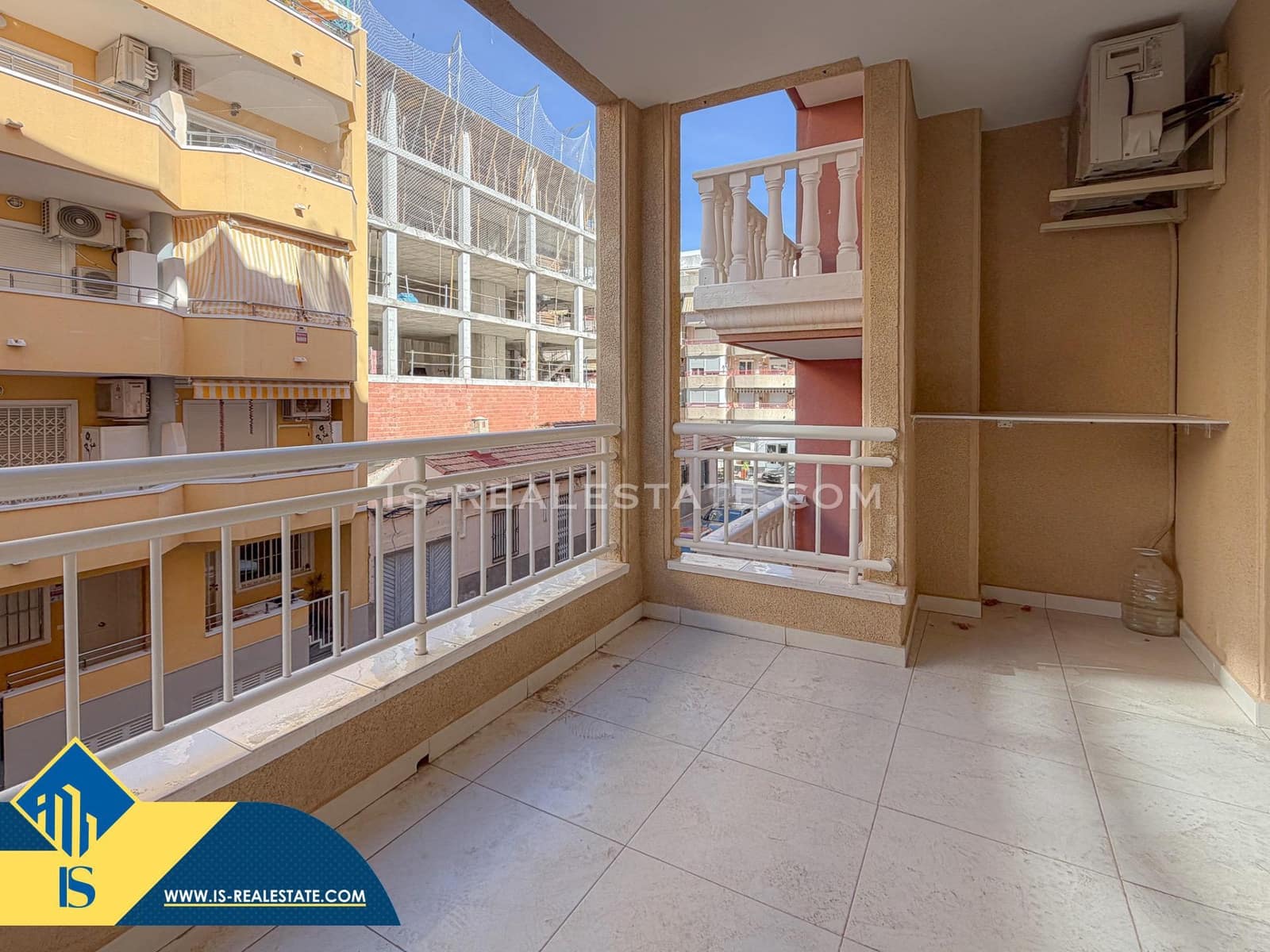 Apartamento de 2 habitaciones en Torrevieja en venta con garaje - 169.900 € (Ref: 9470425)