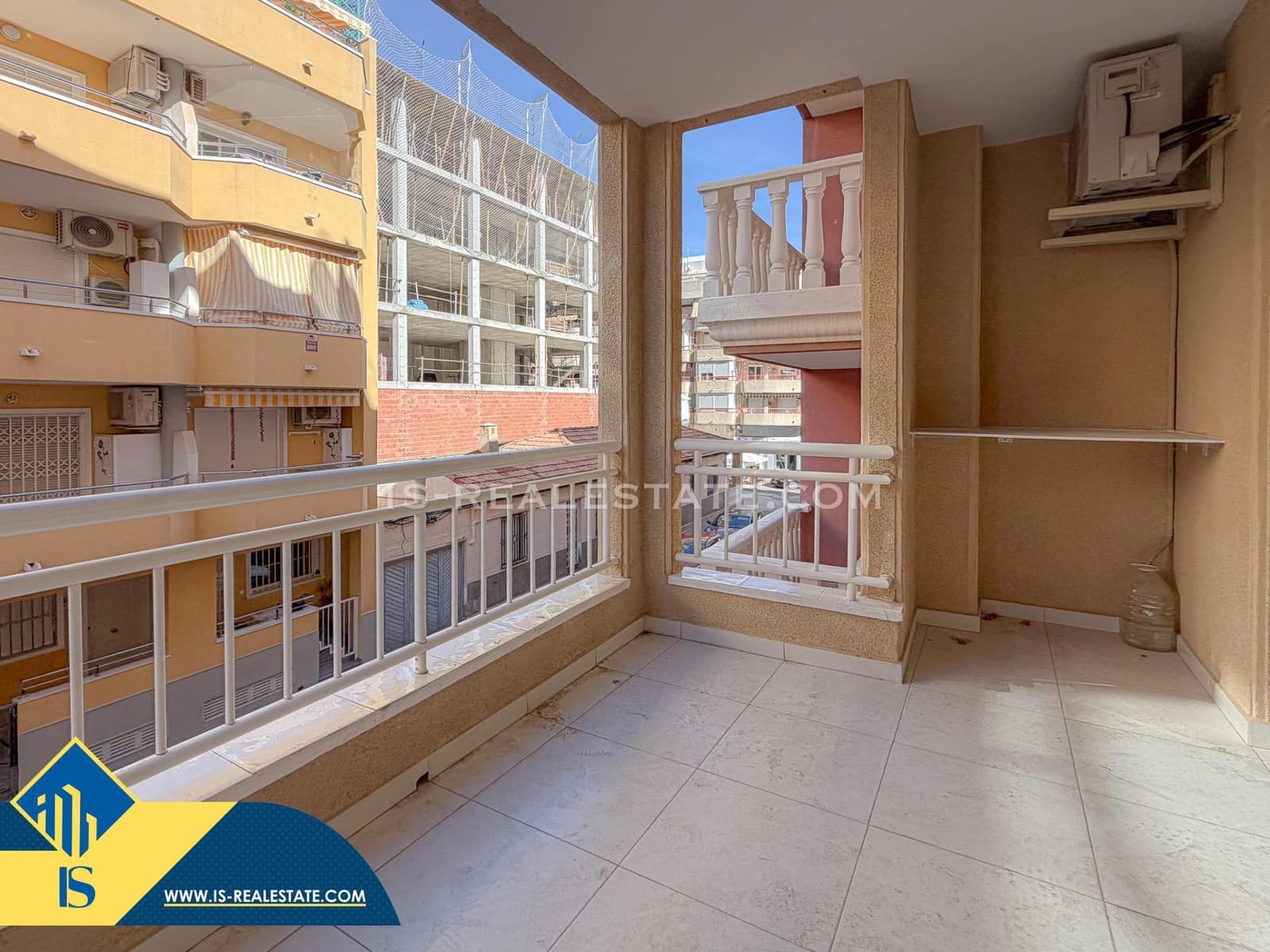 Apartamento de 2 habitaciones en Torrevieja en venta con garaje - 169.900 € (Ref: 9470425)
