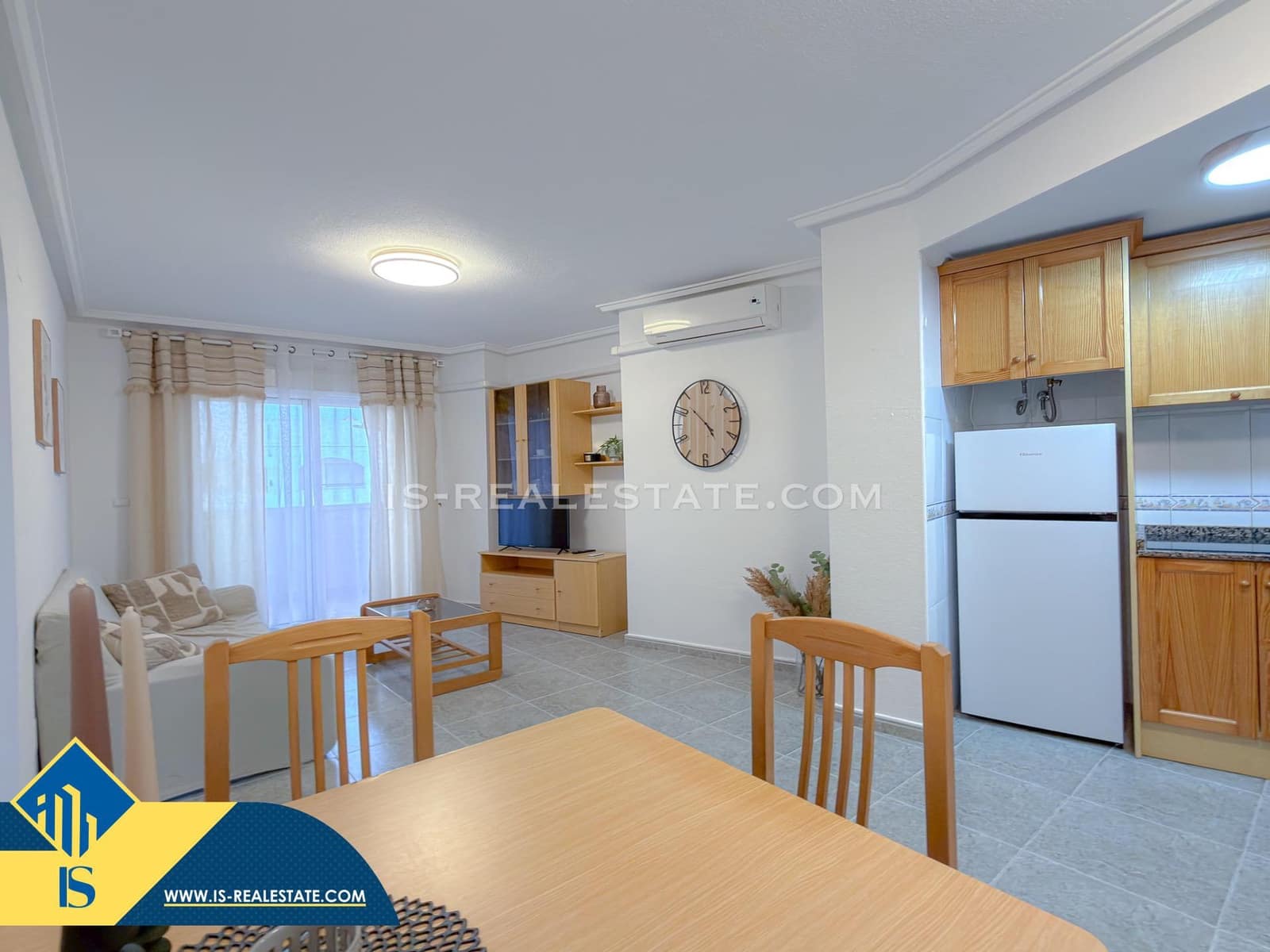 2 soverom Penthouse til salgs i Torrevieja med svømmebasseng - € 135 000 (Ref: 9470945)