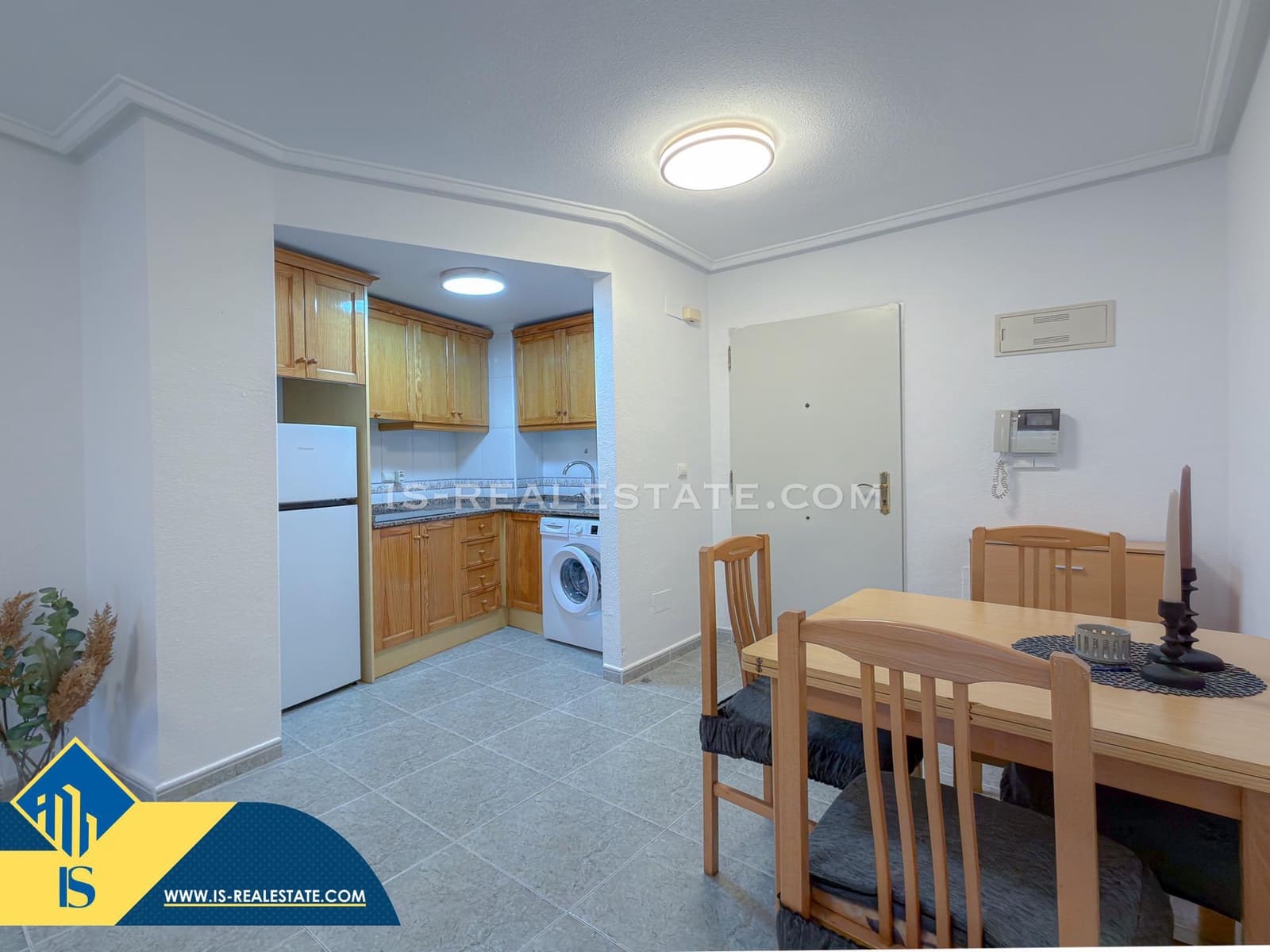 2 soverom Penthouse til salgs i Torrevieja med svømmebasseng - € 135 000 (Ref: 9470945)