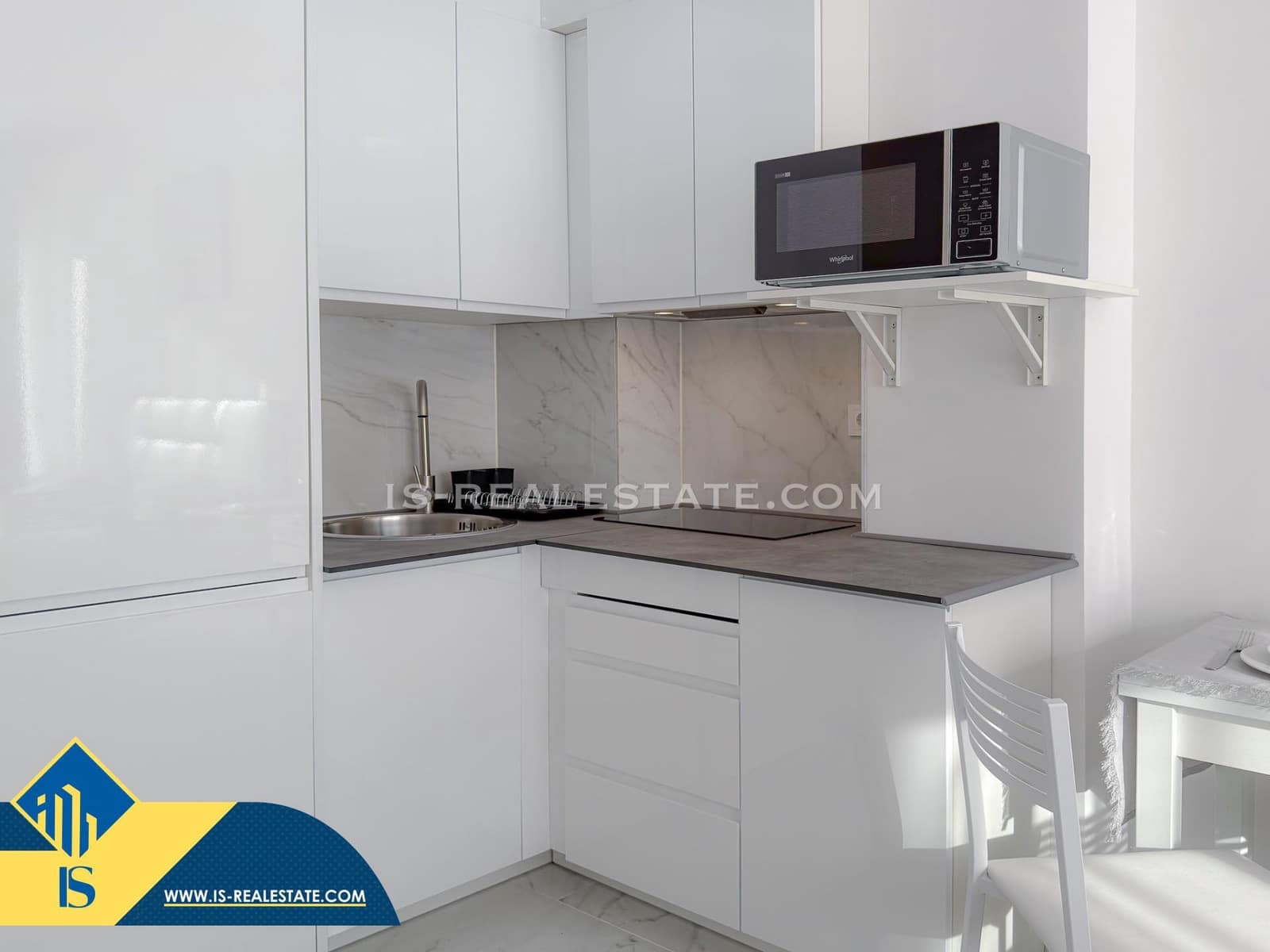 Studio for sale in Torrevieja - € 112,900 (Ref: 9482068)