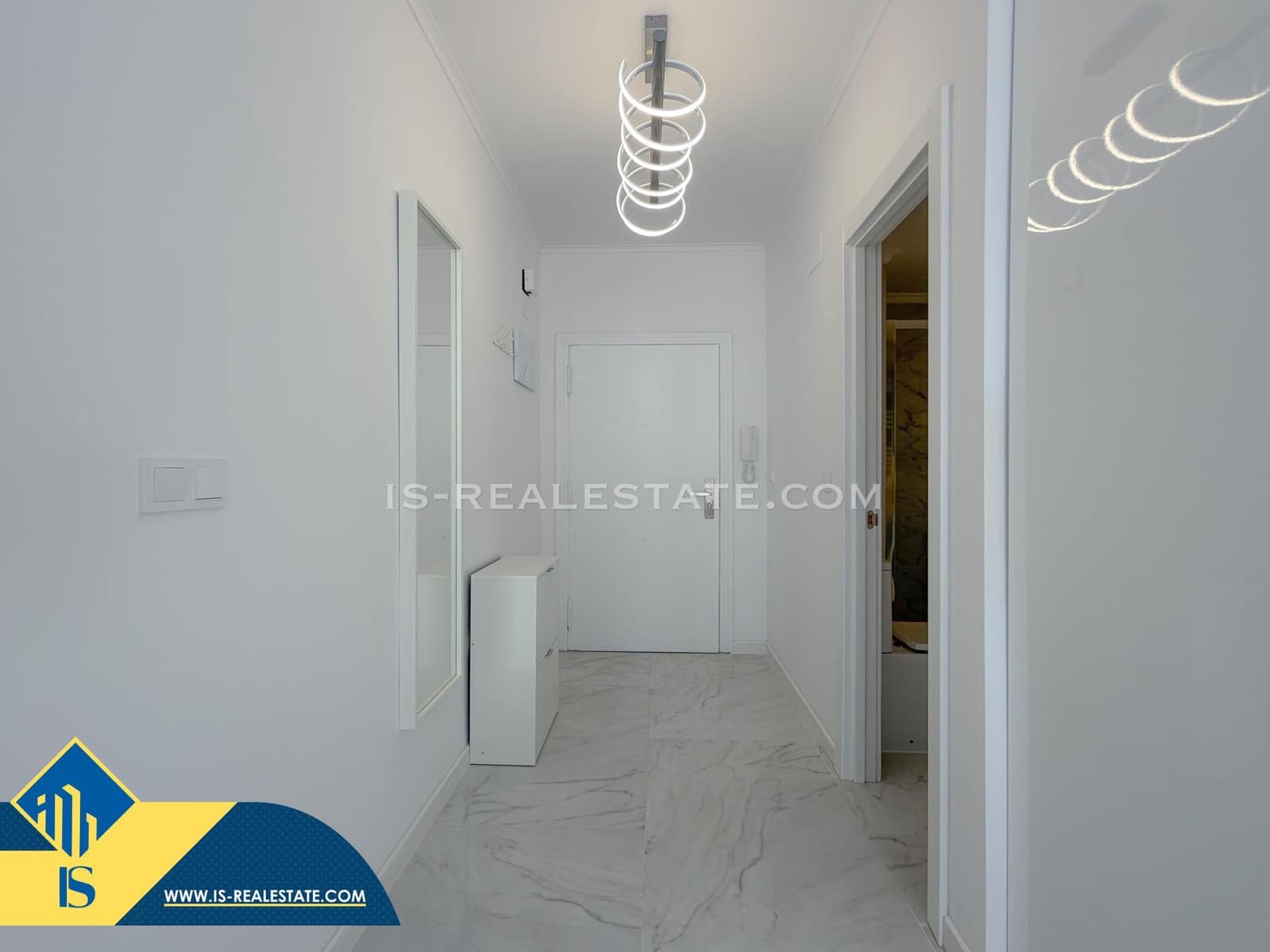 Studio for sale in Torrevieja - € 112,900 (Ref: 9482068)