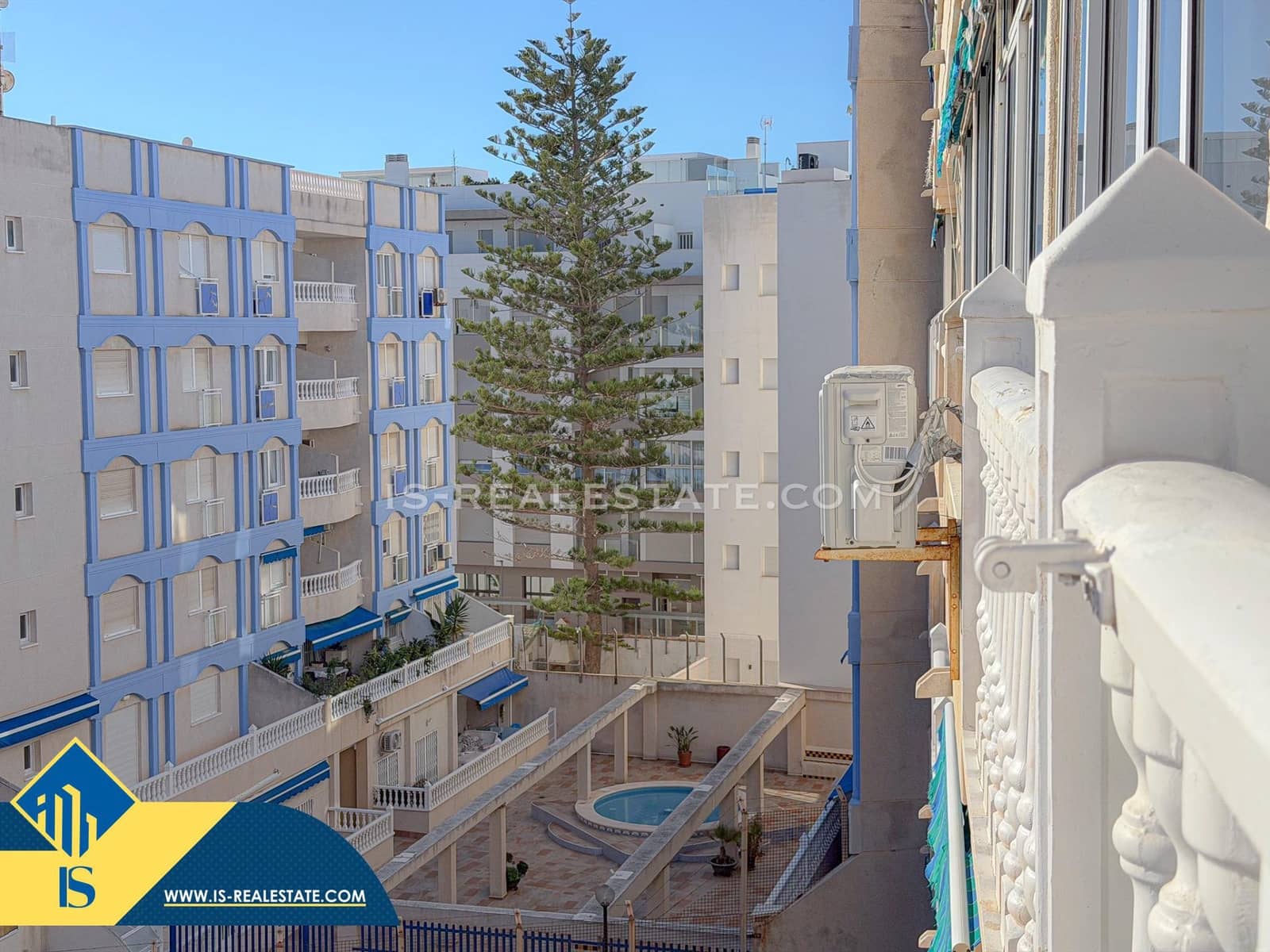 Studio for sale in Torrevieja - € 112,900 (Ref: 9482068)