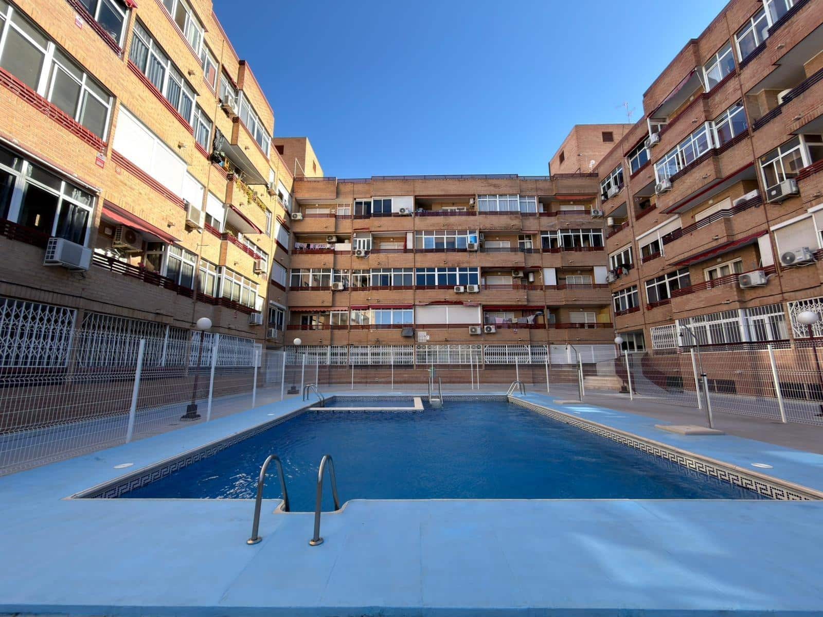 1 makuuhuone Huoneisto myytävänä paikassa Torrevieja mukana uima-altaan - 107 900 € (Ref: 9482069)