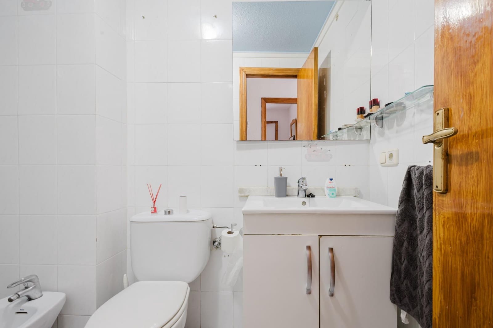 2 bedroom Apartment for sale in Torrevieja - € 119,990 (Ref: 9502407)