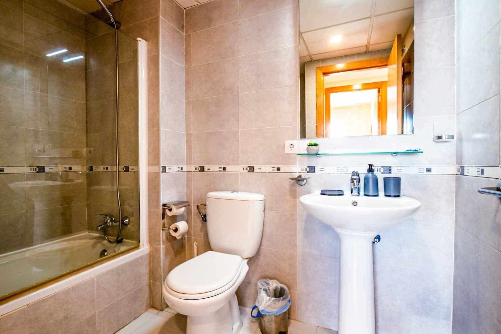 1 sypialnia Apartament na sprzedaż w Guardamar del Segura z basenem - 104 900 € (Ref: 9504331)