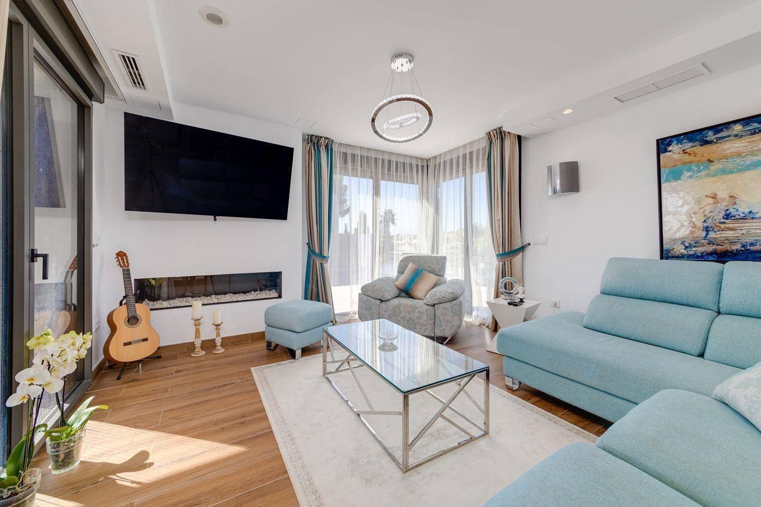 Chalet de 3 habitaciones en Torrevieja en venta con piscina garaje - 1.249.900 € (Ref: 9504333)