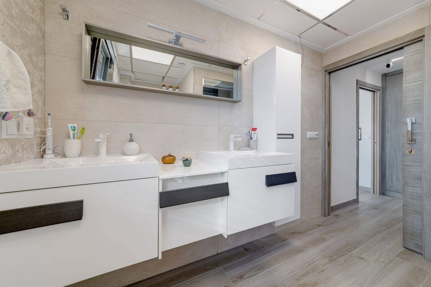 Chalet de 3 habitaciones en Torrevieja en venta con piscina garaje - 1.249.900 € (Ref: 9504333)