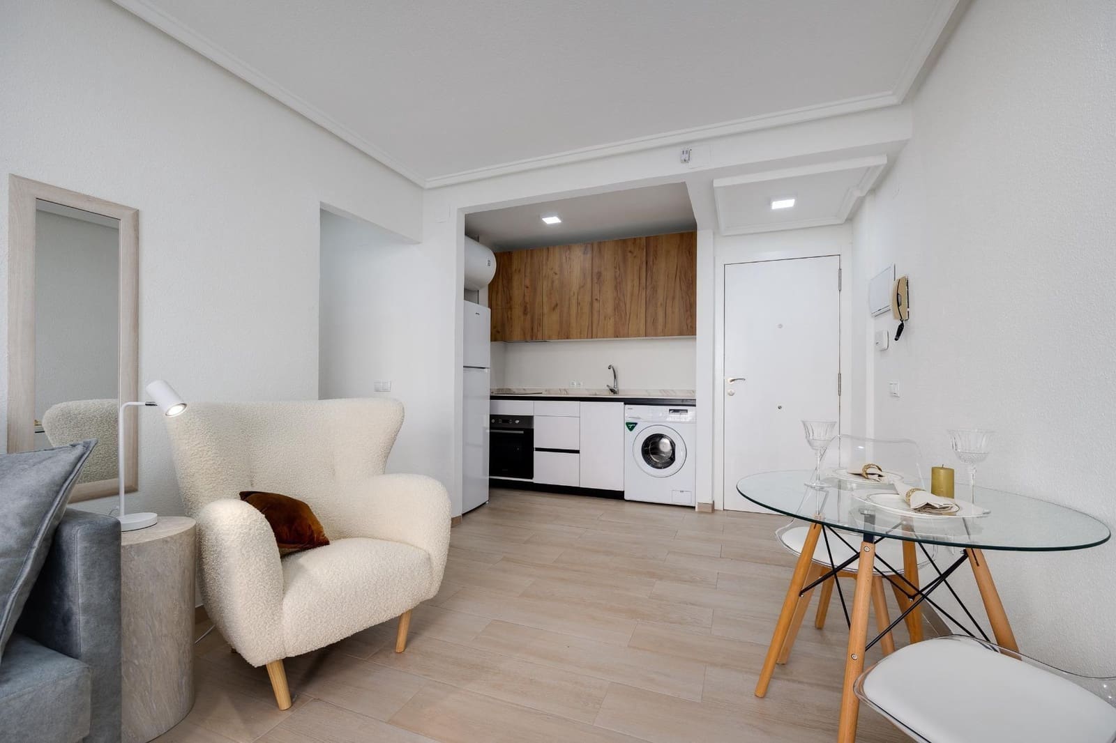 1 soverom Leilighet til salgs i Torrevieja med svømmebasseng - € 126 000 (Ref: 9508918)