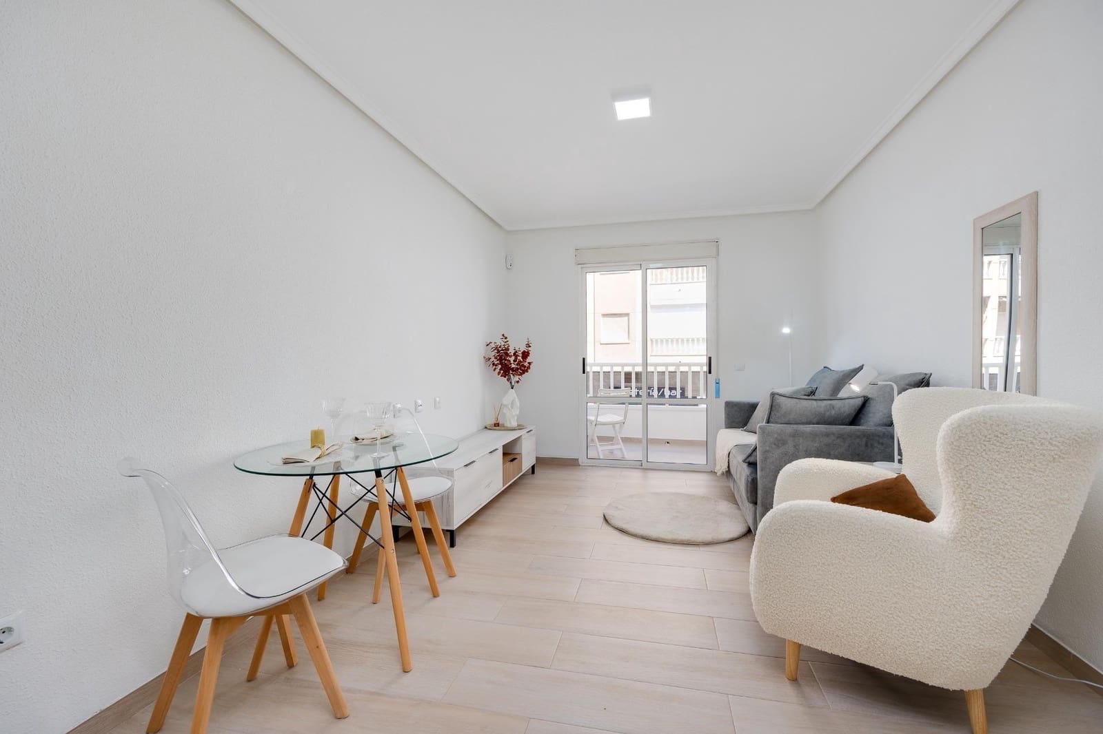 1 soverom Leilighet til salgs i Torrevieja med svømmebasseng - € 126 000 (Ref: 9508918)