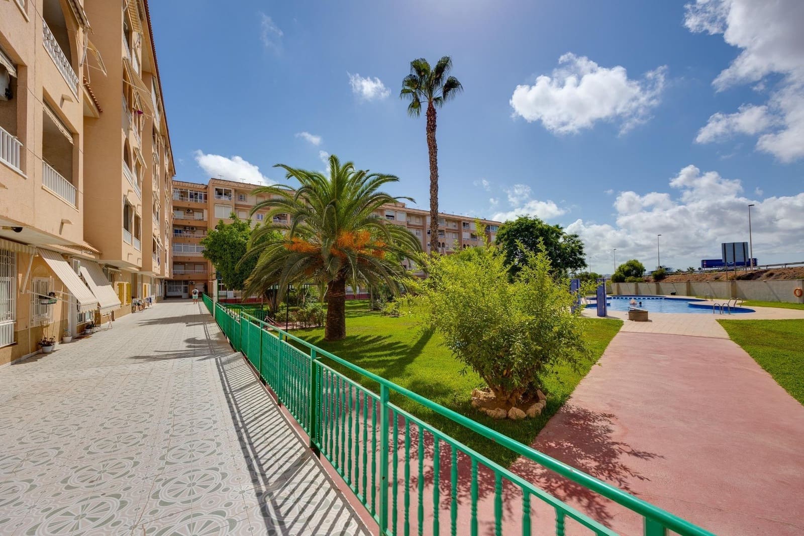 1 soverom Leilighet til salgs i Torrevieja med svømmebasseng - € 126 000 (Ref: 9508918)