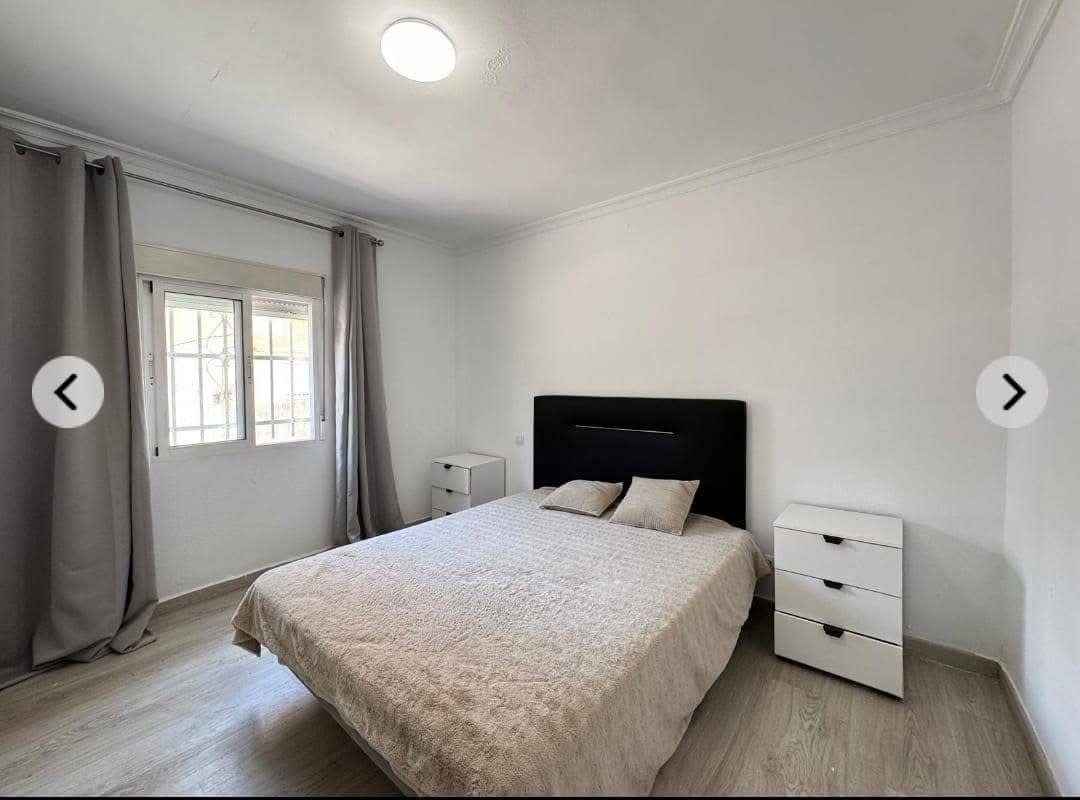 Apartamento de 2 habitaciones en Torrevieja en venta - 105.000 € (Ref: 9508919)