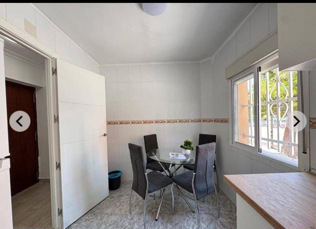 Apartamento de 2 habitaciones en Torrevieja en venta - 105.000 € (Ref: 9508919)