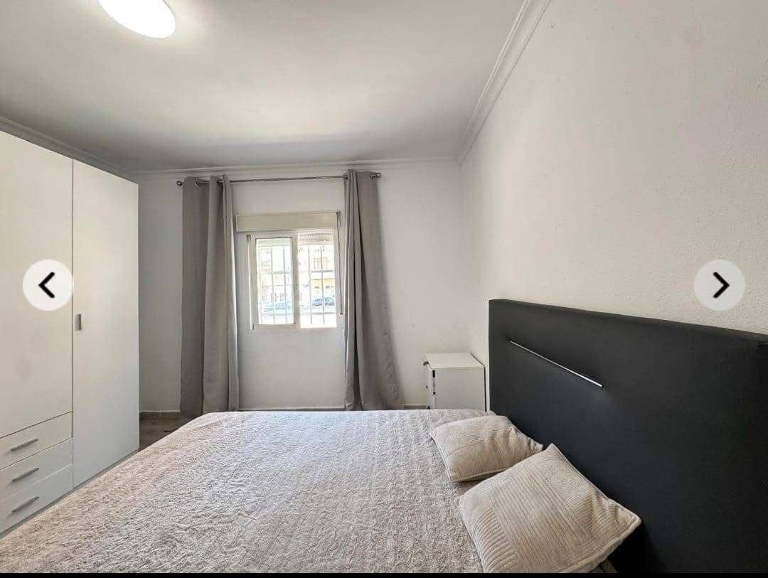 Apartamento de 2 habitaciones en Torrevieja en venta - 105.000 € (Ref: 9508919)