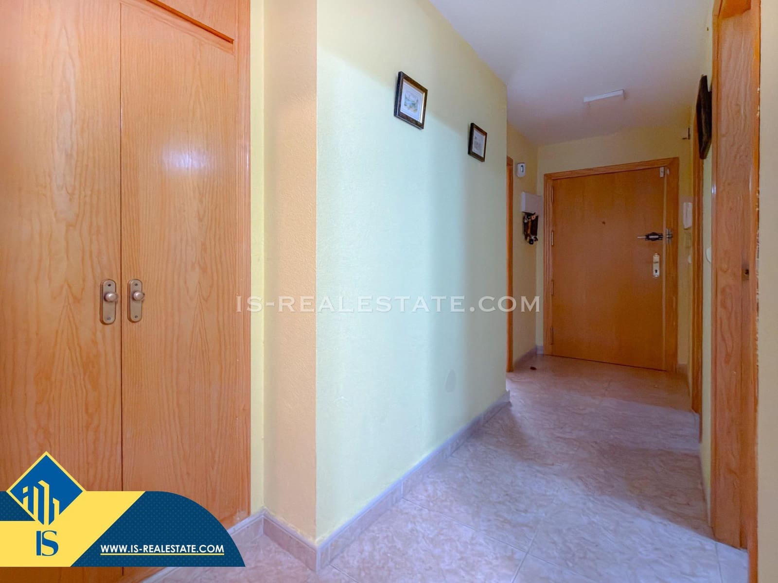 3 makuuhuone Huoneisto myytävänä paikassa Torrevieja mukana uima-altaan 
autotalli - 173 500 € (Ref: 9513452)