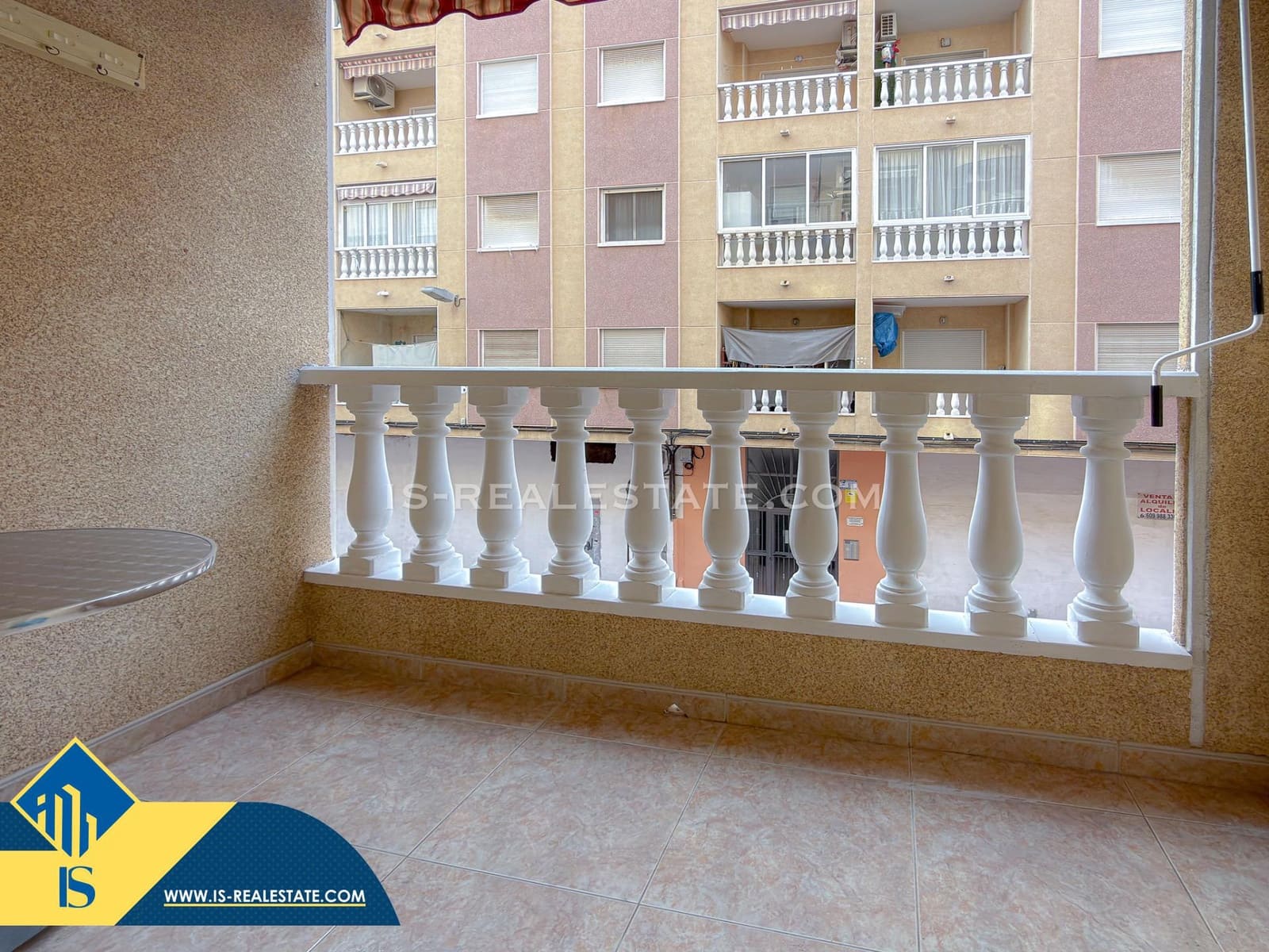 3 makuuhuone Huoneisto myytävänä paikassa Torrevieja mukana uima-altaan 
autotalli - 173 500 € (Ref: 9513452)