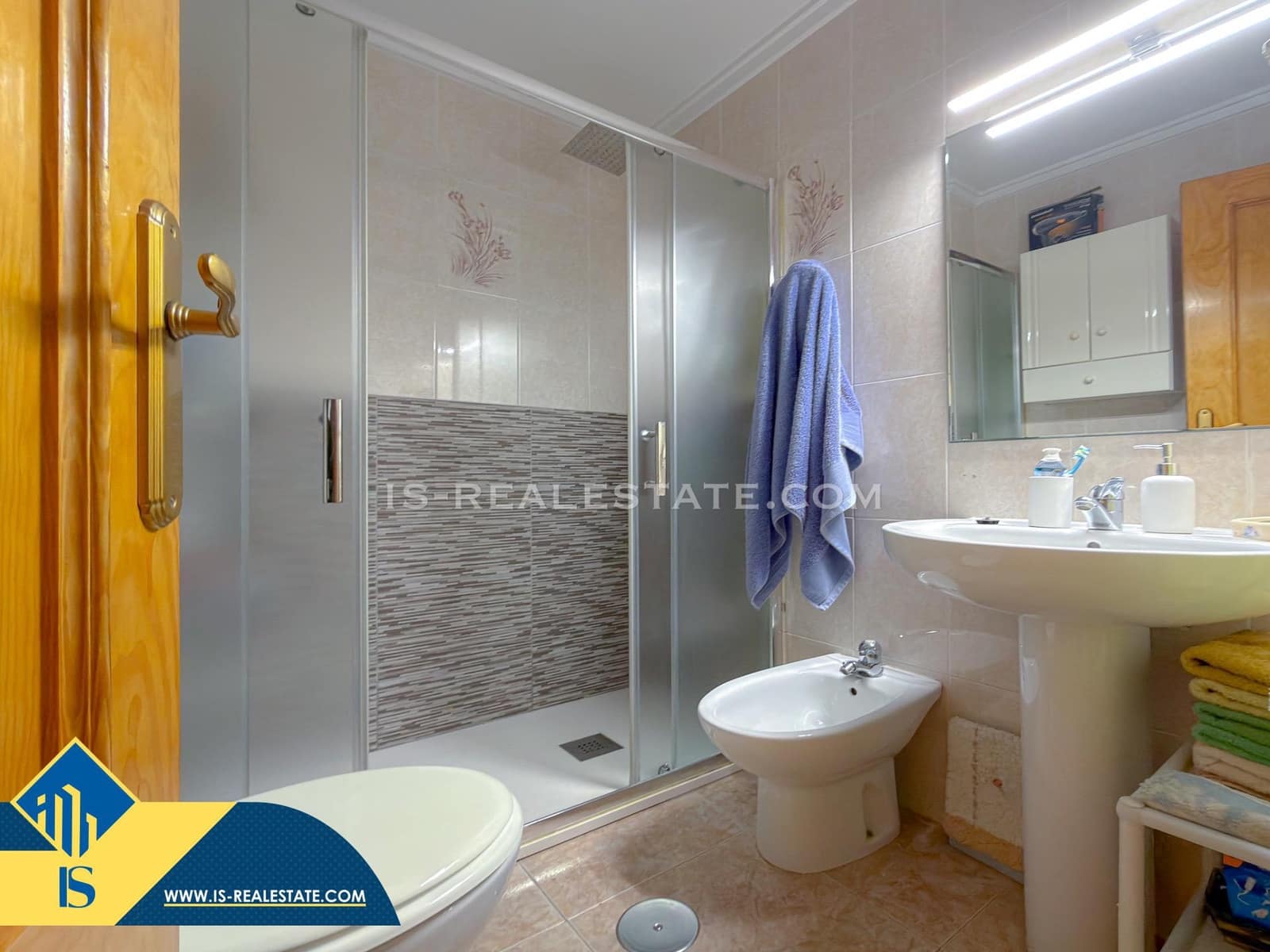 3 makuuhuone Huoneisto myytävänä paikassa Torrevieja mukana uima-altaan 
autotalli - 173 500 € (Ref: 9513452)