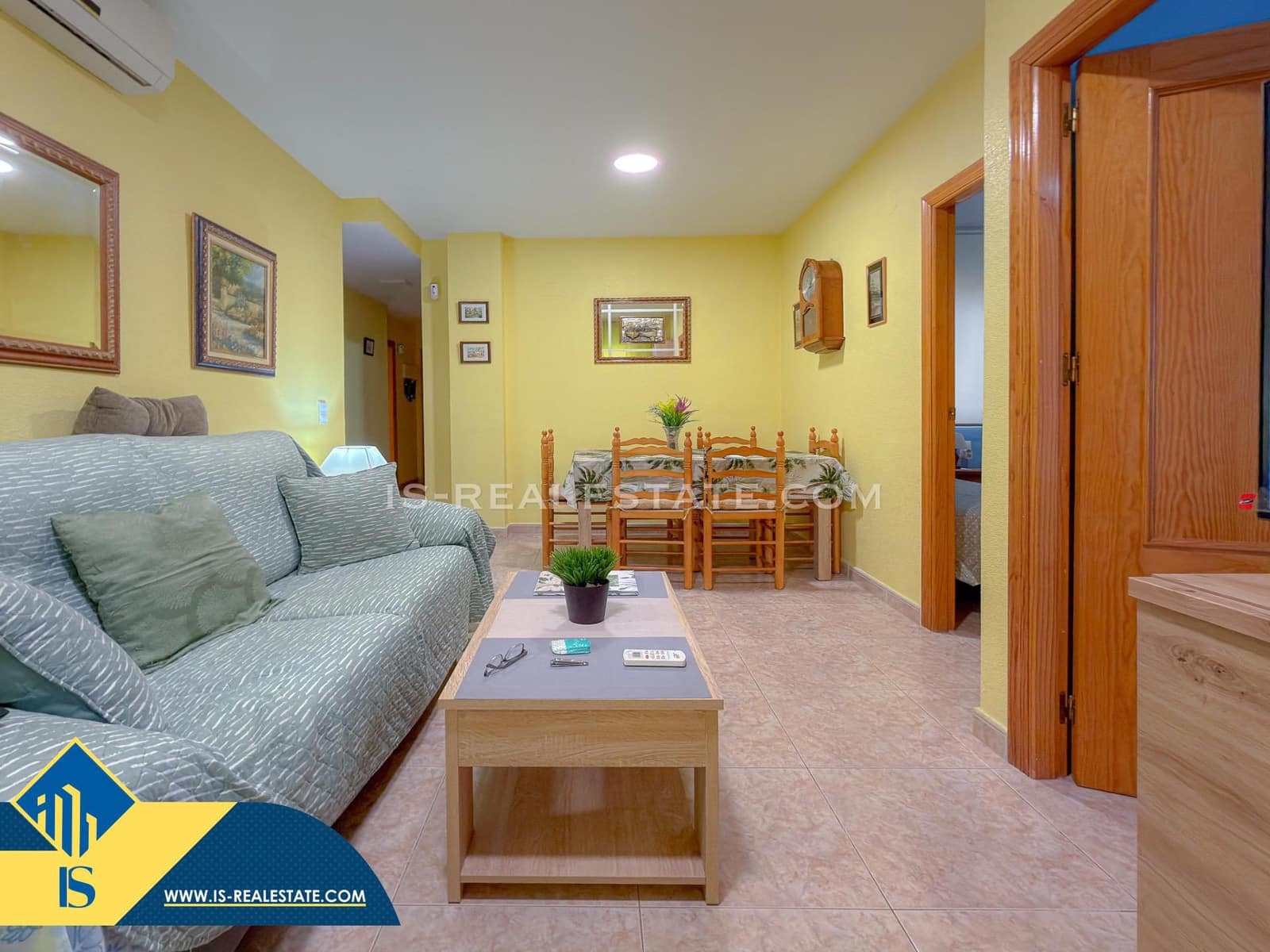 3 makuuhuone Huoneisto myytävänä paikassa Torrevieja mukana uima-altaan 
autotalli - 173 500 € (Ref: 9513452)