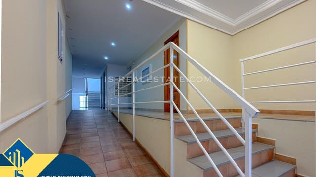 3 makuuhuone Huoneisto myytävänä paikassa Centro, Torrevieja mukana uima-altaan 
autotalli - 173 500 € (Ref: 9513452)