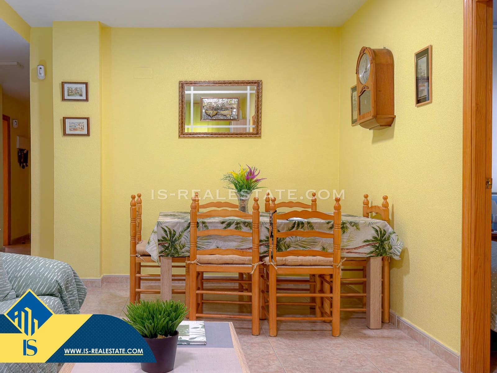 3 makuuhuone Huoneisto myytävänä paikassa Torrevieja mukana uima-altaan 
autotalli - 173 500 € (Ref: 9513452)