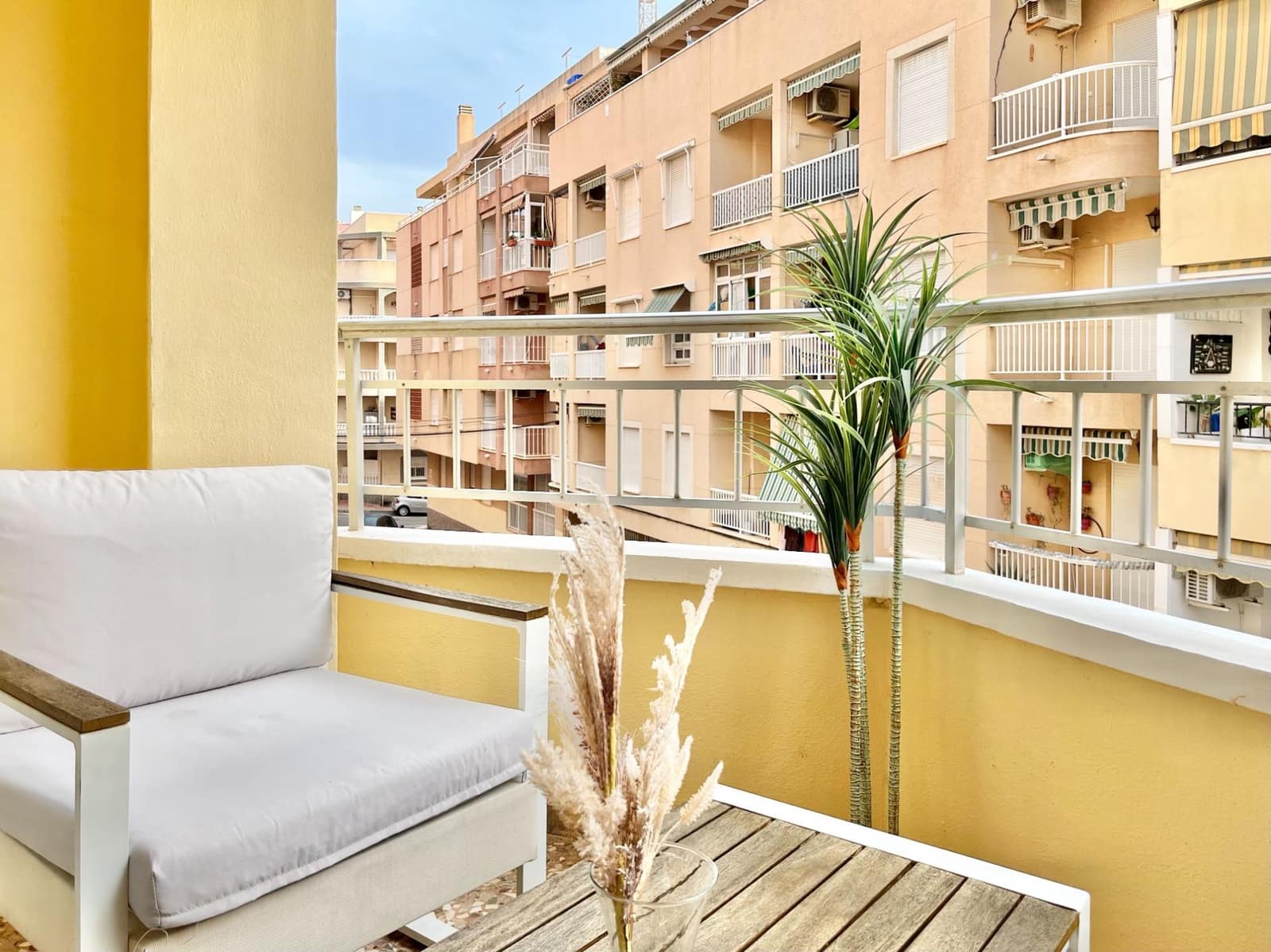 Apartamento de 3 habitaciones en Torrevieja en venta - 249.900 € (Ref: 9521349)