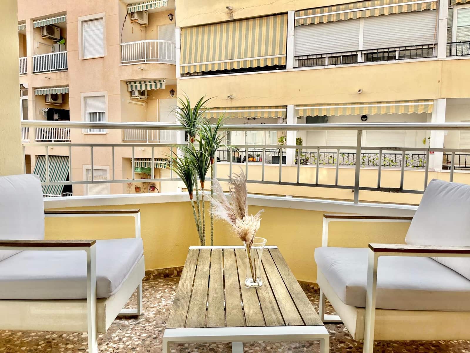 Apartamento de 3 habitaciones en Torrevieja en venta - 249.900 € (Ref: 9521349)