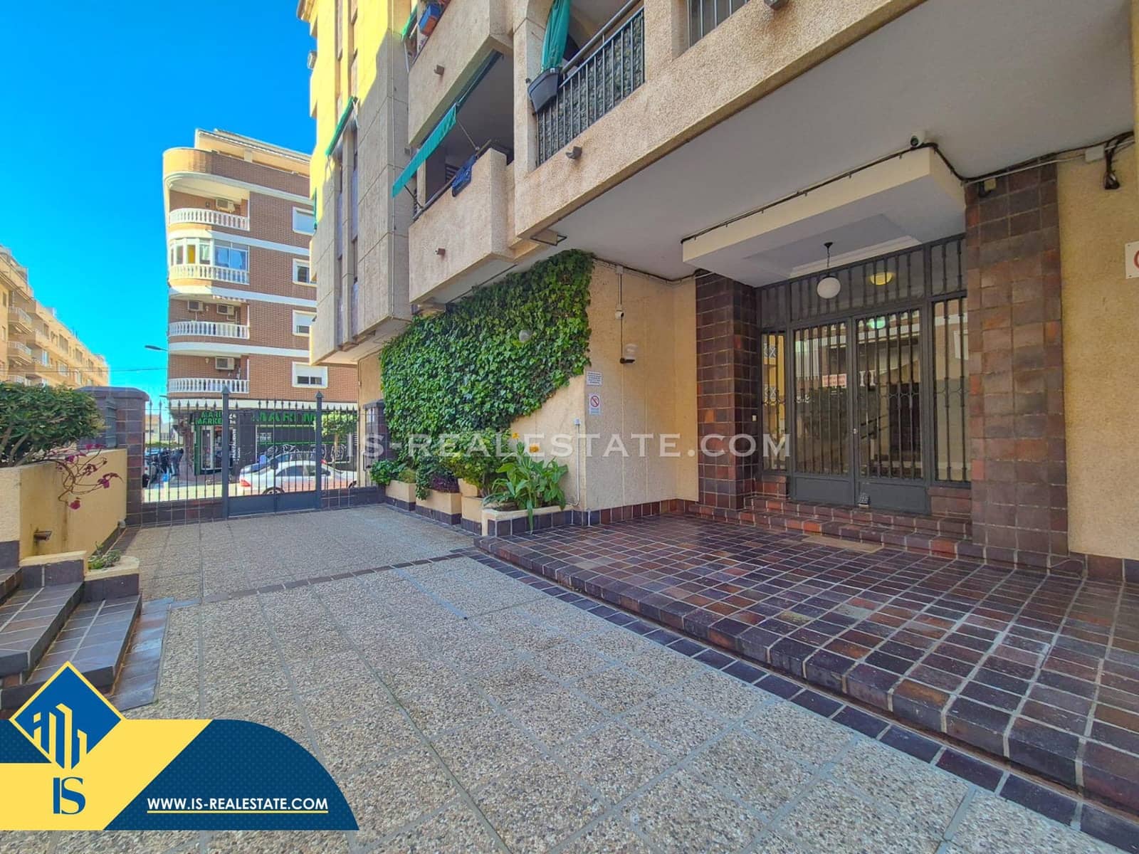 Apartamento de 3 habitaciones en Torrevieja en venta con piscina - 159.900 € (Ref: 9521354)