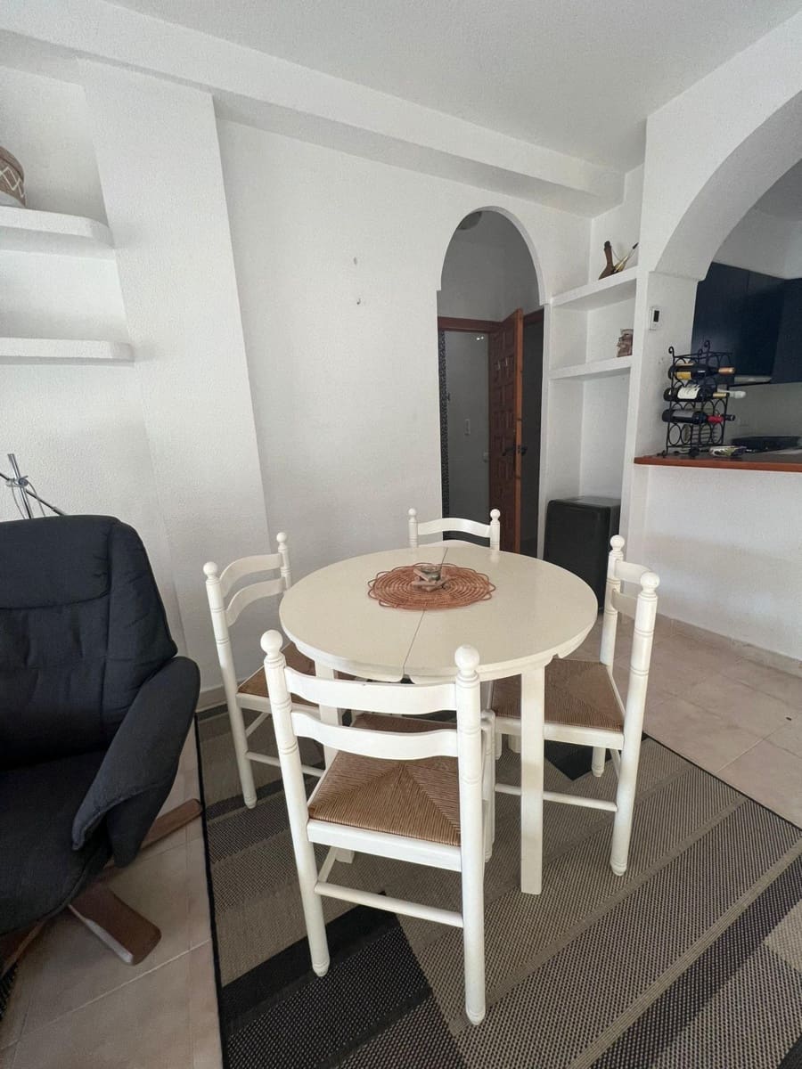 2 soverom Leilighet til salgs i Torrevieja med svømmebasseng - € 220 000 (Ref: 9524350)