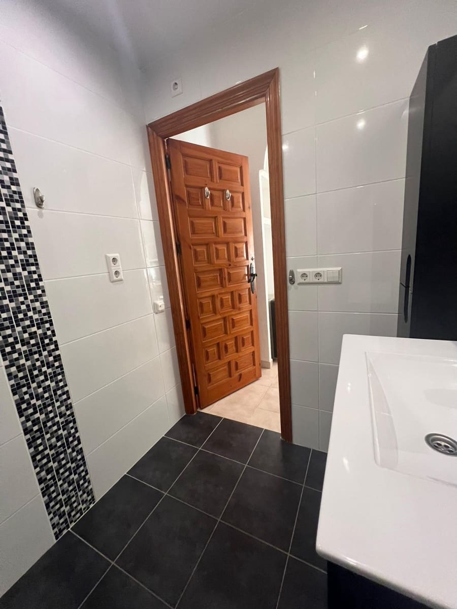 2 soverom Leilighet til salgs i Torrevieja med svømmebasseng - € 220 000 (Ref: 9524350)