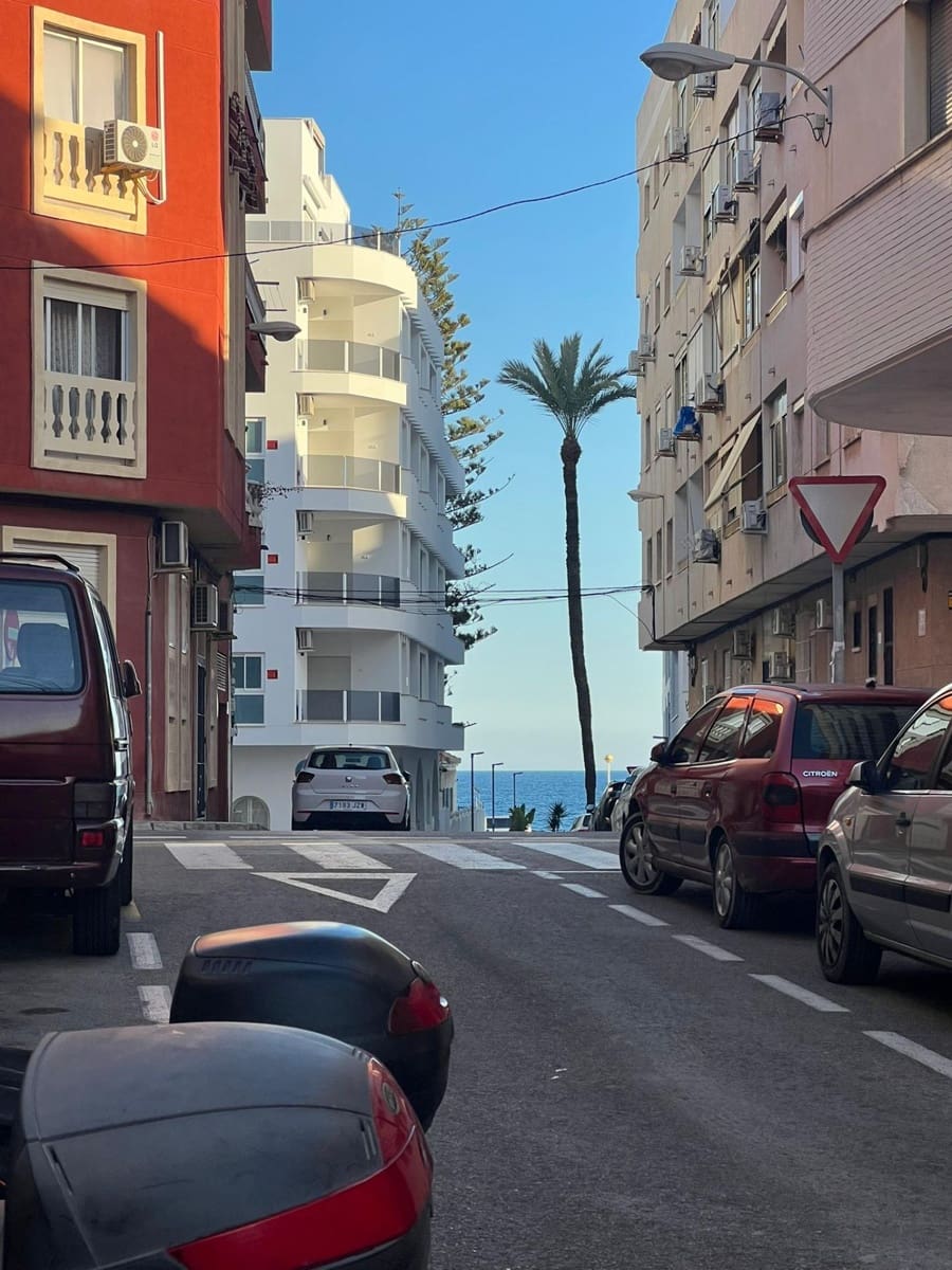 2 soverom Leilighet til salgs i Torrevieja med svømmebasseng - € 220 000 (Ref: 9524350)