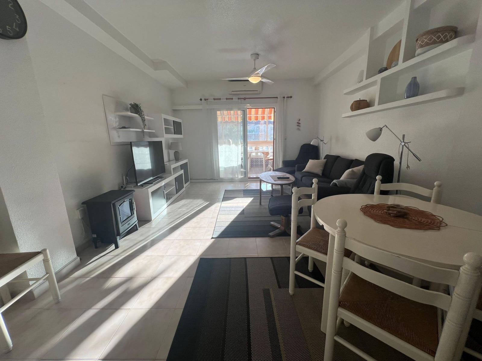 2 soverom Leilighet til salgs i Torrevieja med svømmebasseng - € 220 000 (Ref: 9524350)