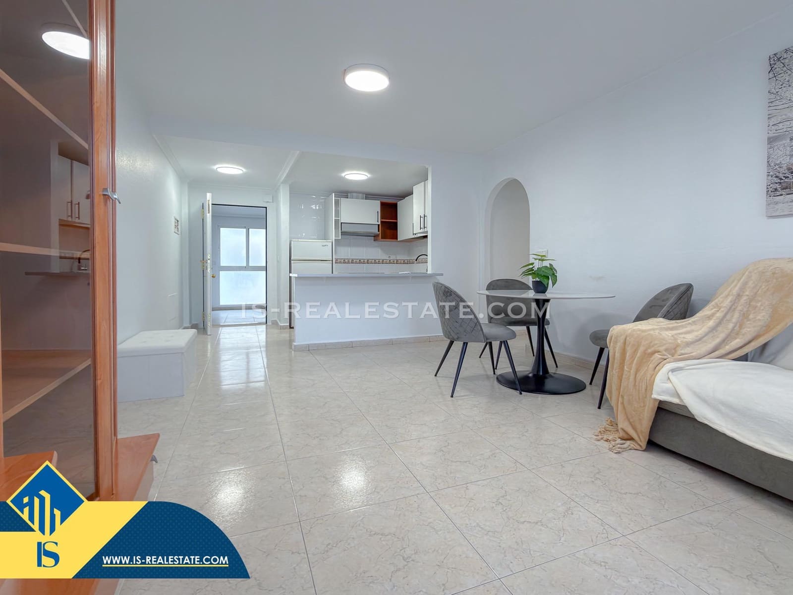 1 bedroom Apartment for sale in Torrevieja with pool - € 139,900 (Ref: 9527745)