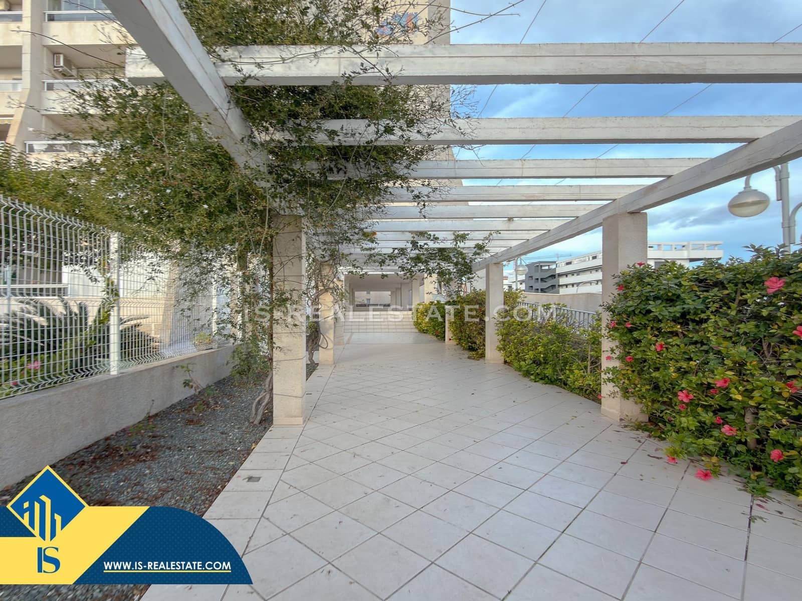 1 bedroom Apartment for sale in Torrevieja with pool - € 139,900 (Ref: 9527745)