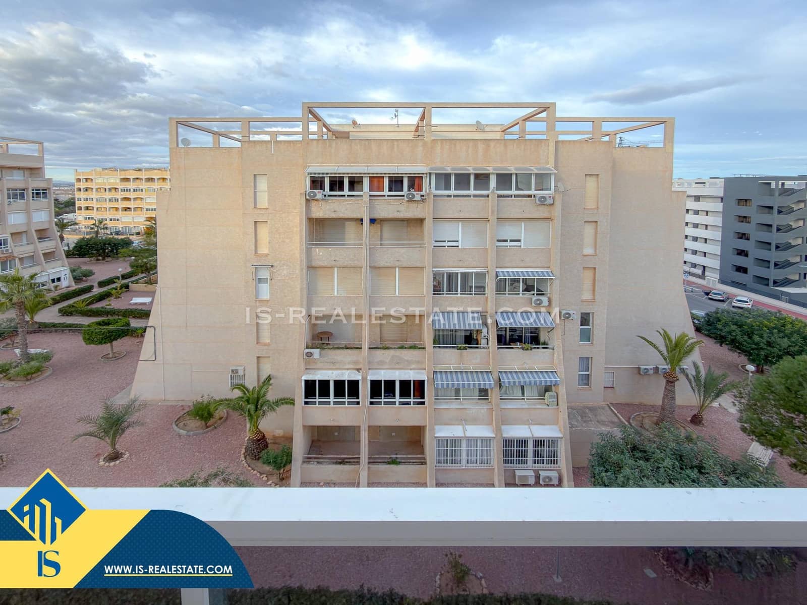 1 bedroom Apartment for sale in Torrevieja with pool - € 139,900 (Ref: 9527745)